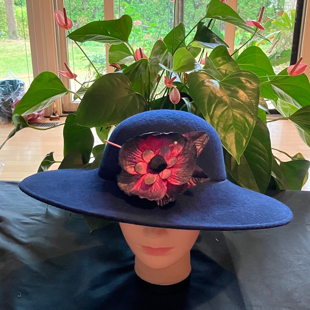 Elegant Navy Blue Wide-Brim Hat with Pink and Black Floral Accent